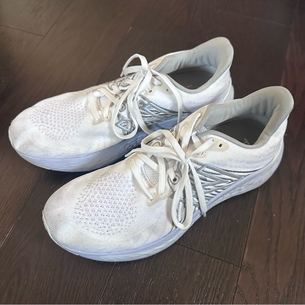 Women's White New Balance Fresh Foam Vongo